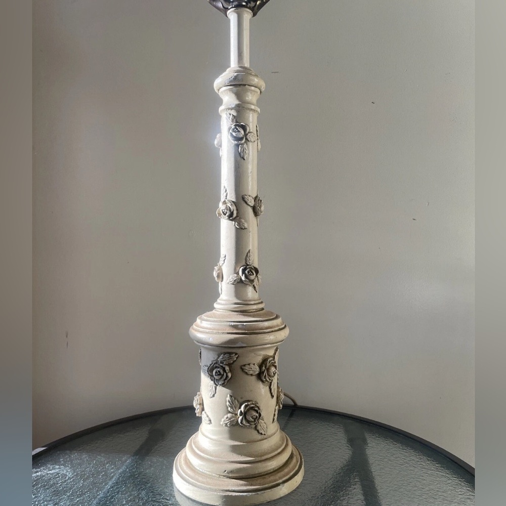 Vintage Quartite Creative Corp MCMXIII Chalkware Roses Rosebud Table Lamp